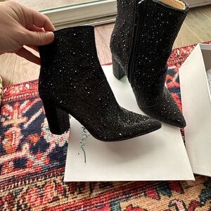 Betsy Johnson black sequins boots size 7.5